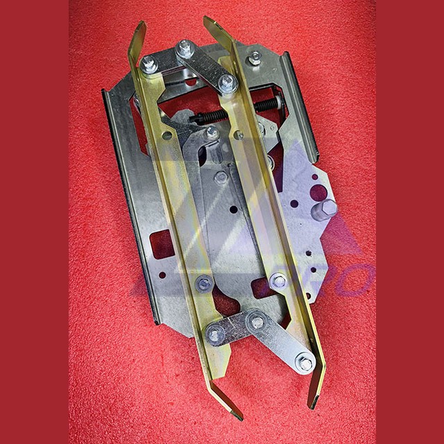 Отводка дверей кабины в сборе 0463Б.03.50.300 МЛЗ